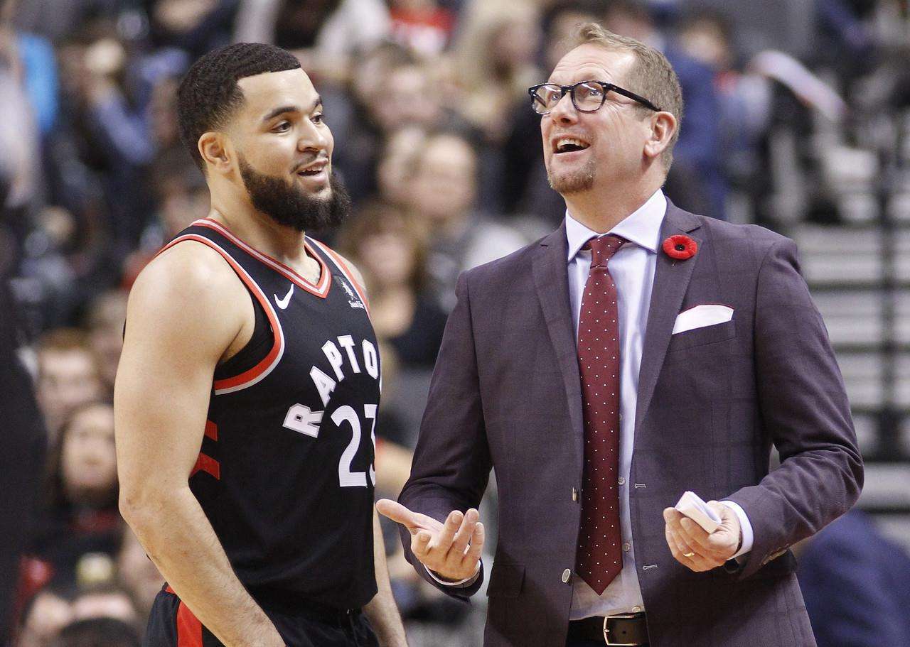 向所有对手 向所有对手