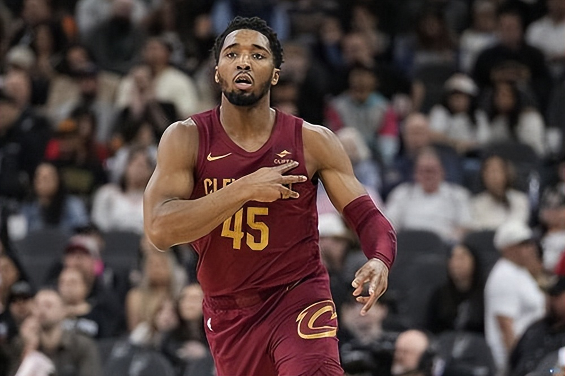 舆论场里充 舆论场里充